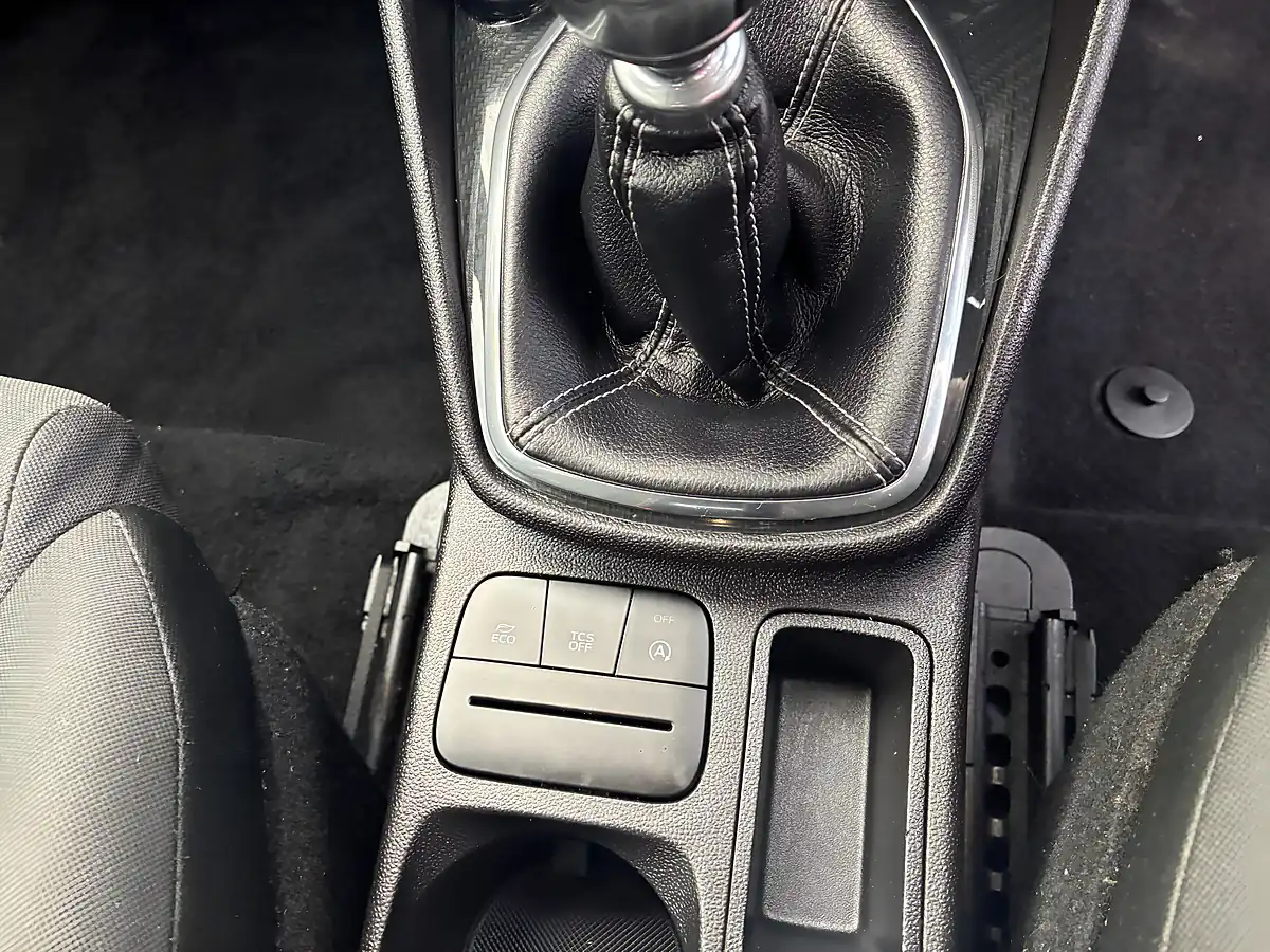 Used 2018 Ford Fiesta ST-Line Blue - Interior and Exterior details 13