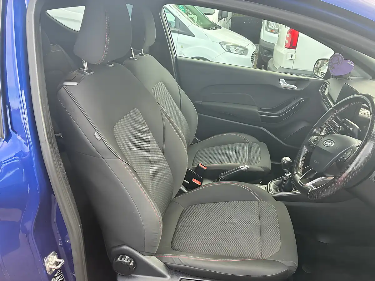 Used 2018 Ford Fiesta ST-Line Blue - Interior and Exterior details 14