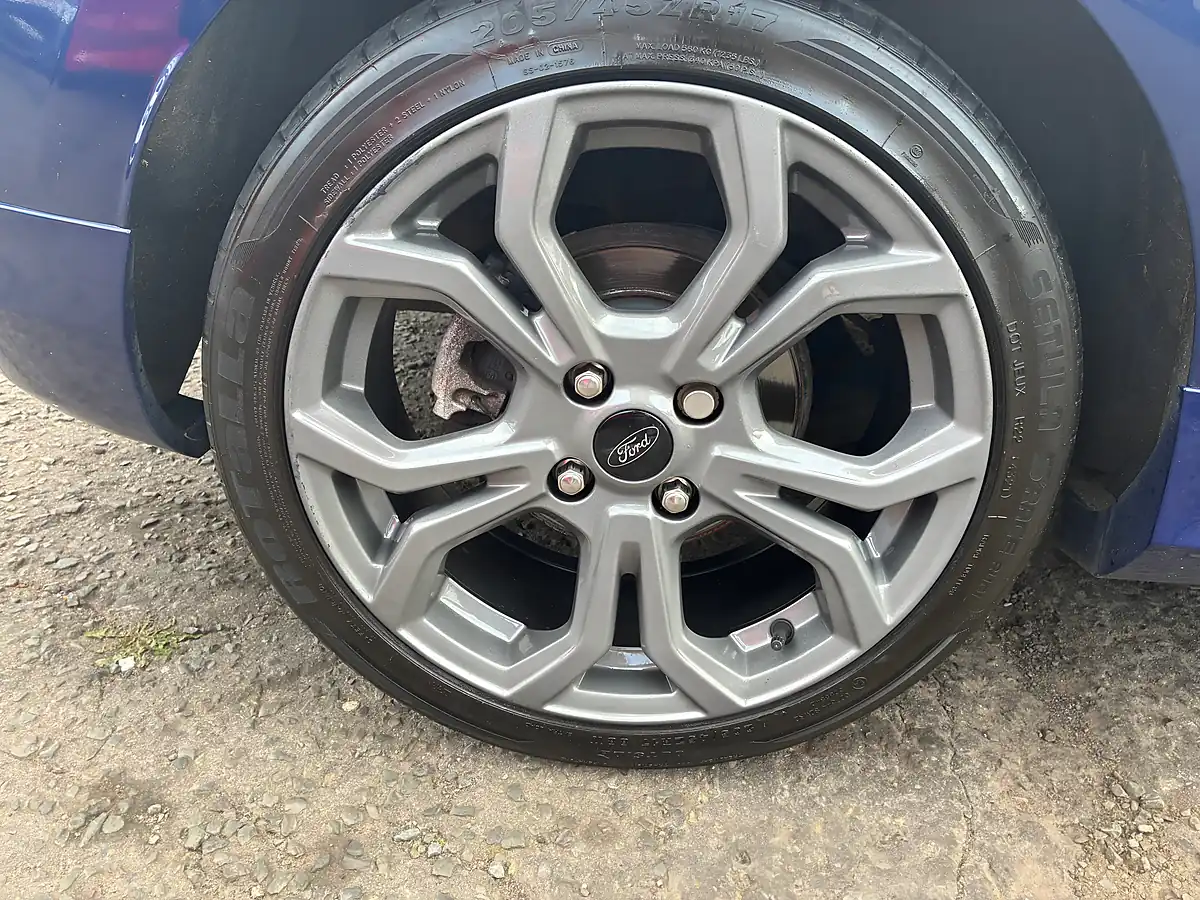 Used 2018 Ford Fiesta ST-Line Blue - Interior and Exterior details 16