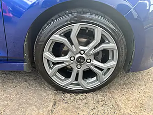 Used 2018 Ford Fiesta ST-Line Blue - Interior and Exterior details 17