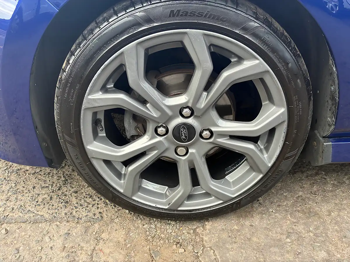 Used 2018 Ford Fiesta ST-Line Blue - Interior and Exterior details 18