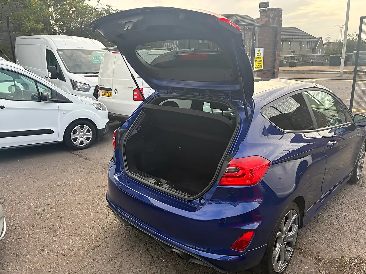 Used 2018 Ford Fiesta ST-Line Blue - Interior and Exterior details 20