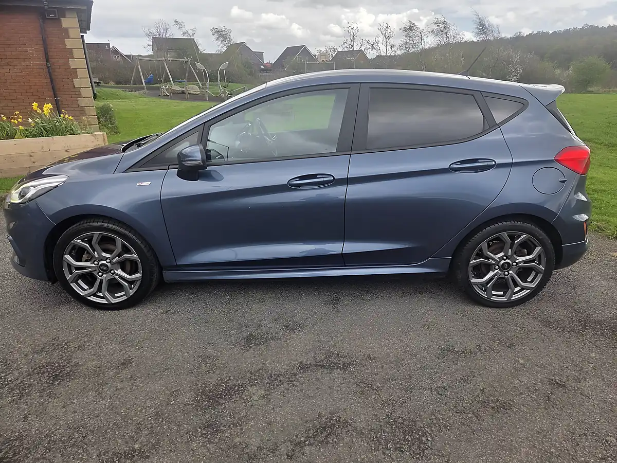 Used 2018 Ford Fiesta ST-Line Blue - Interior and Exterior details 4