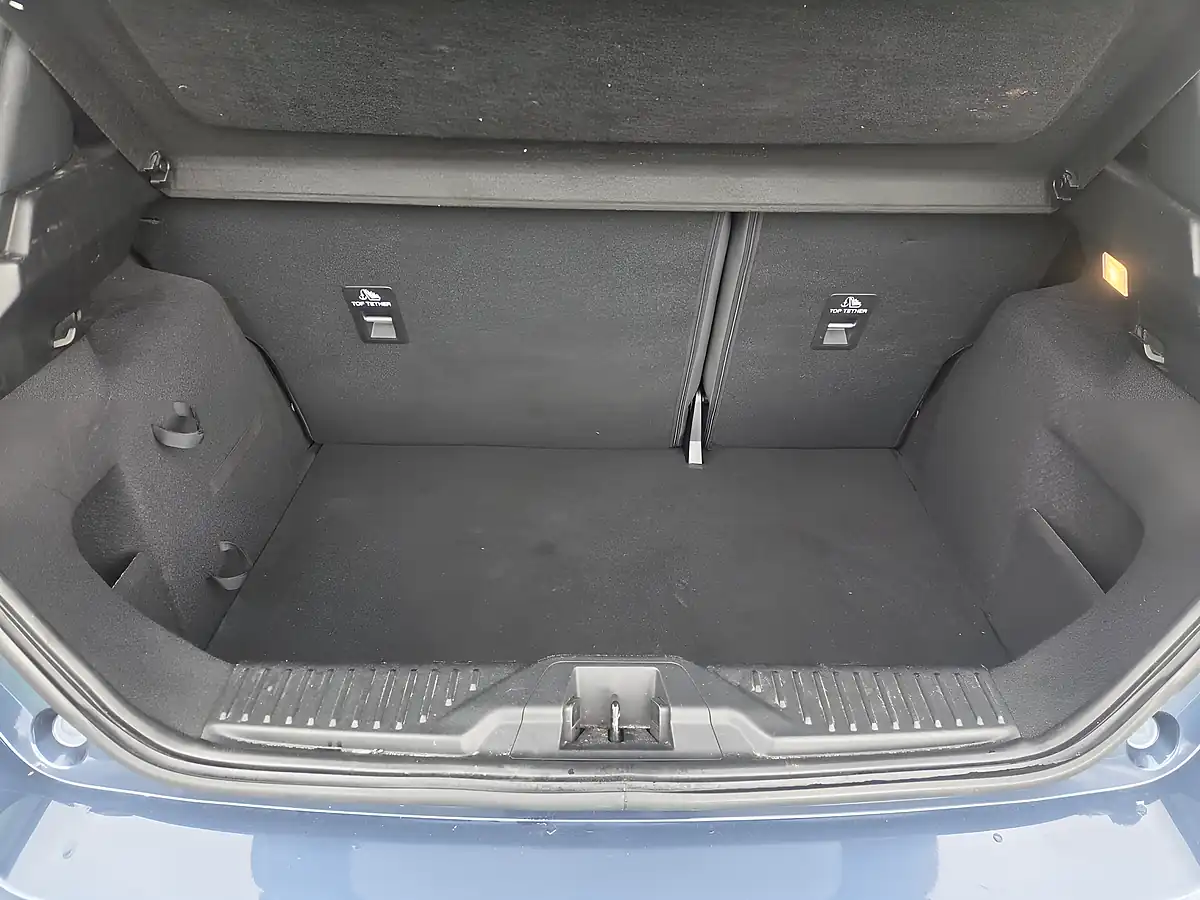 Used 2018 Ford Fiesta ST-Line Blue - Interior and Exterior details 9