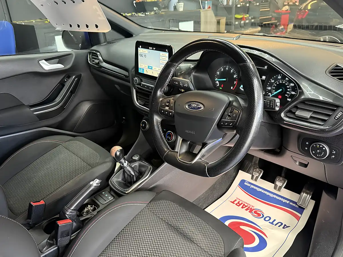 Used 2018 Ford Fiesta ST-Line Blue - Interior and Exterior details 12