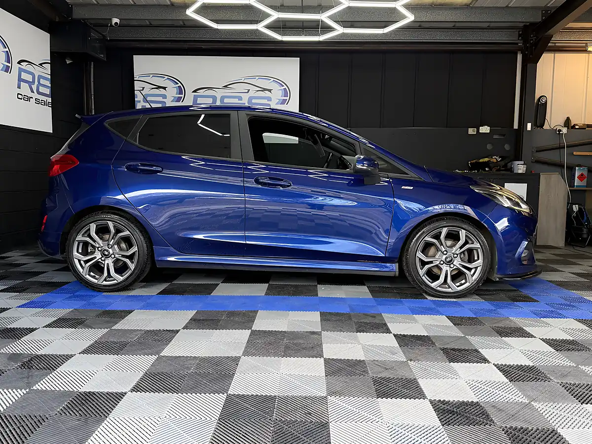Used 2018 Ford Fiesta ST-Line Blue - Interior and Exterior details 3