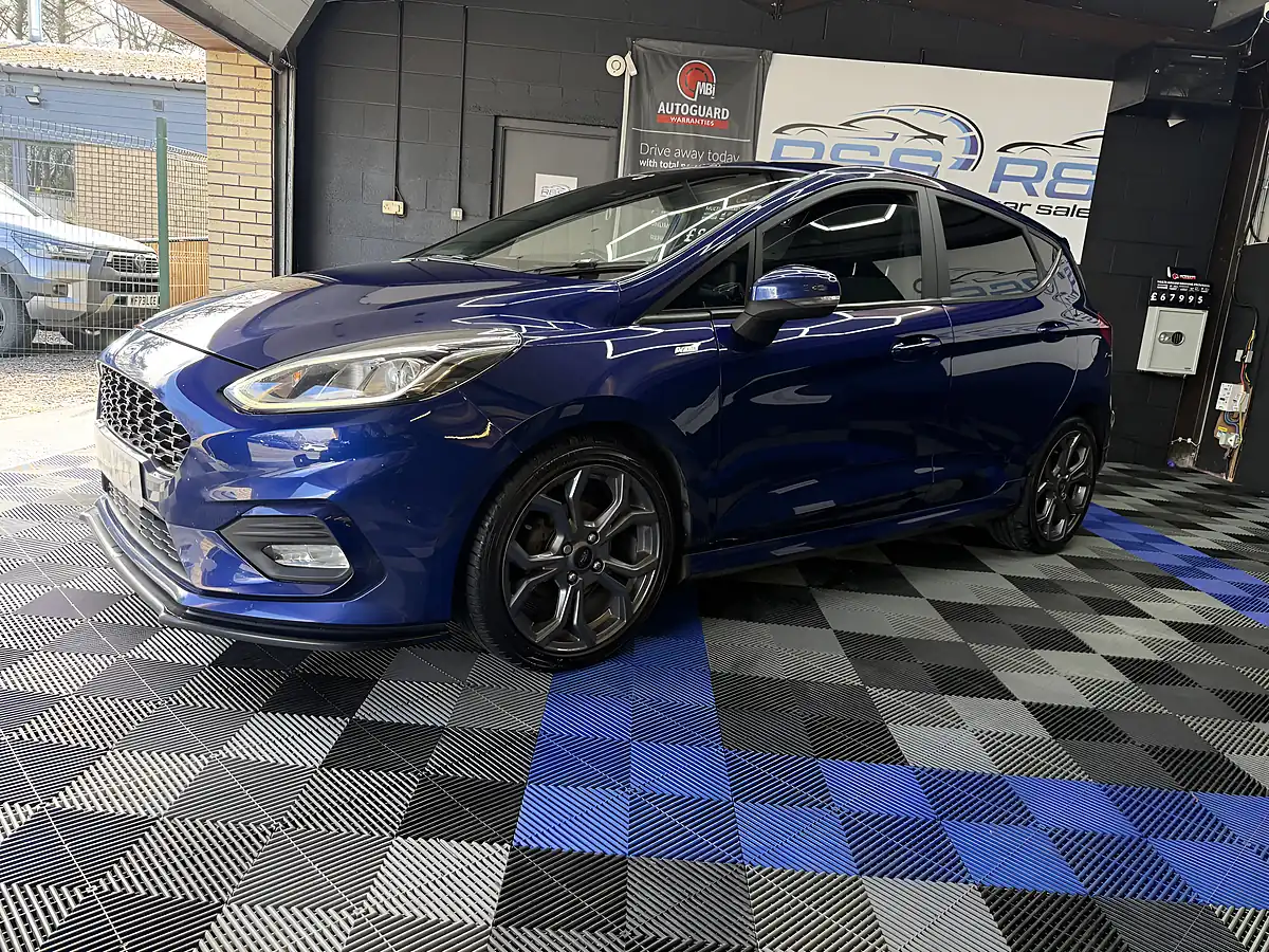 Used 2018 Ford Fiesta ST-Line Blue - Interior and Exterior details 6