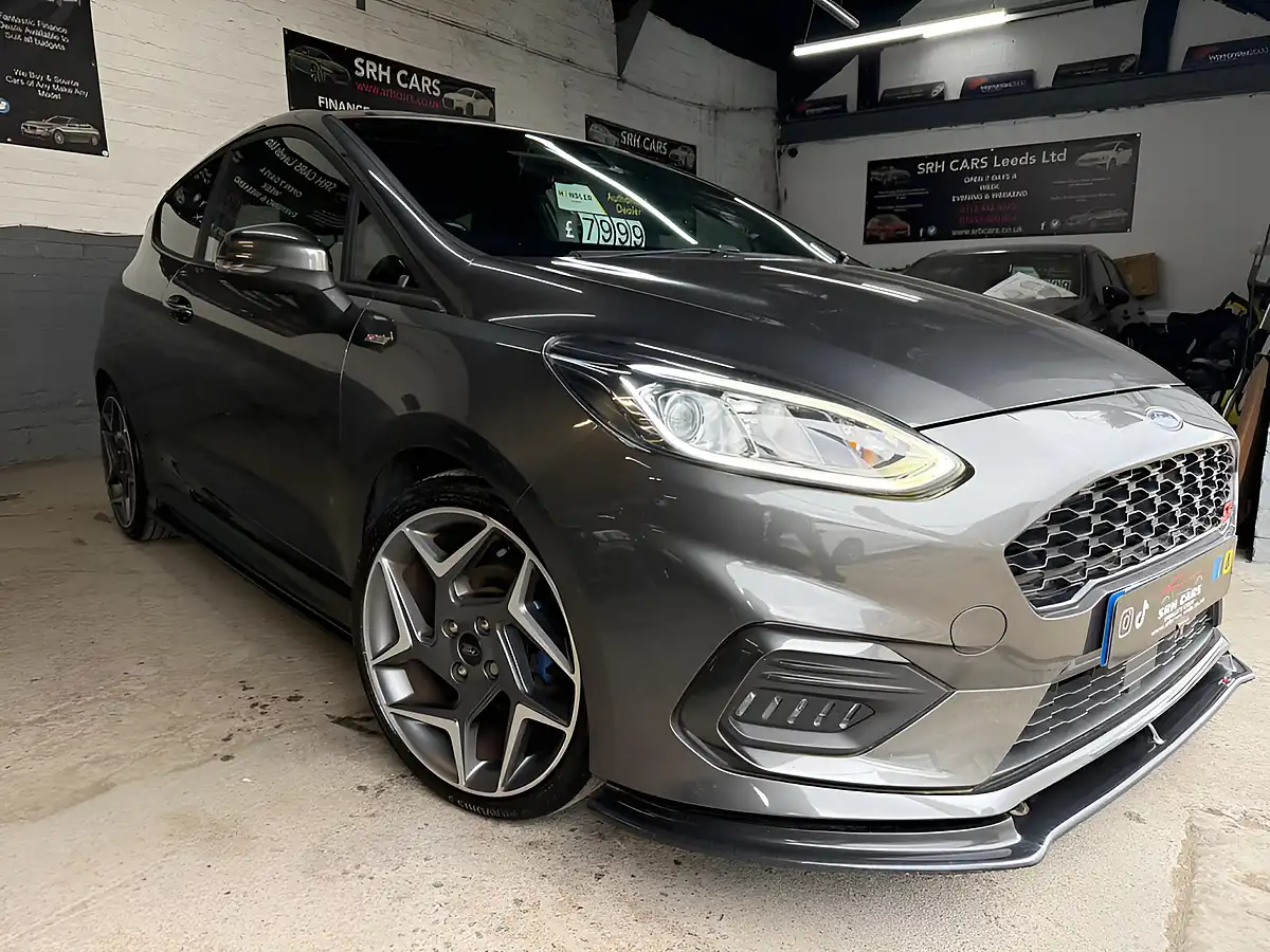 Used 2018 Ford Fiesta ST-Line Grey - Front View