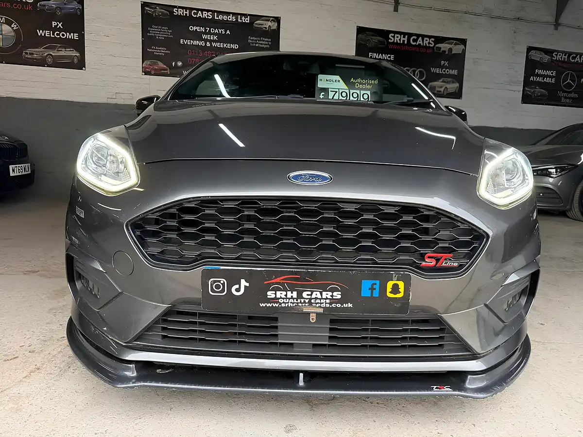 Used 2018 Ford Fiesta ST-Line Grey - Interior and Exterior details 5