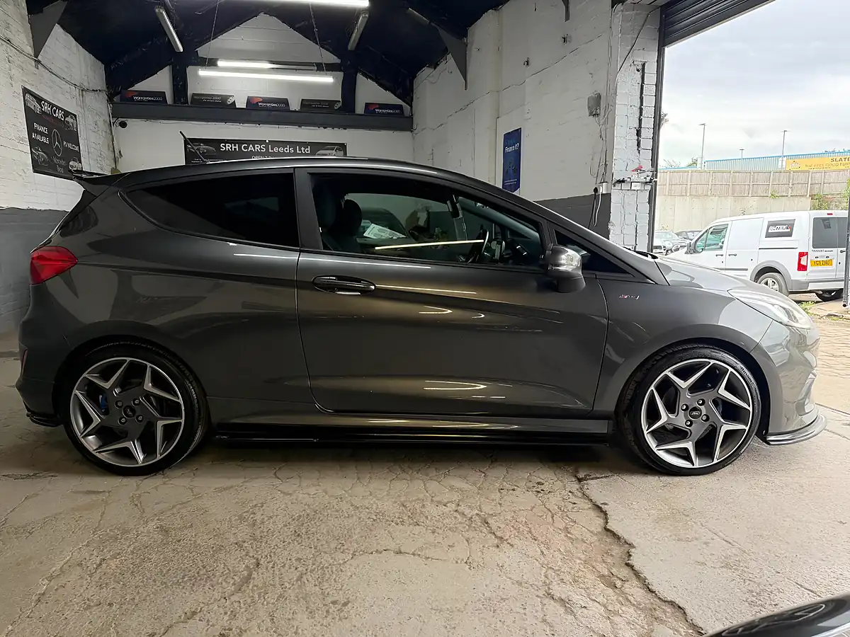 Used 2018 Ford Fiesta ST-Line Grey - Interior and Exterior details 8