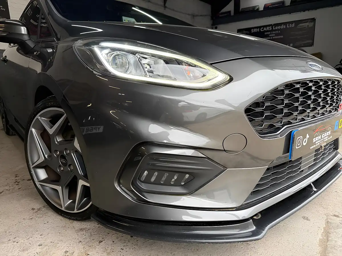 Used 2018 Ford Fiesta ST-Line Grey - Interior and Exterior details 9
