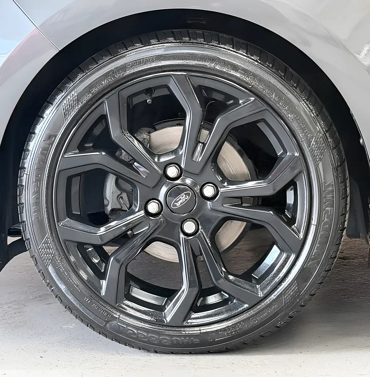 Used 2018 Ford Fiesta ST-Line Grey - Interior and Exterior details 20
