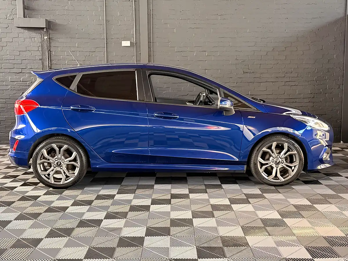 Used 2018 Ford Fiesta ST-Line Performance Blue - Interior and Exterior details 12