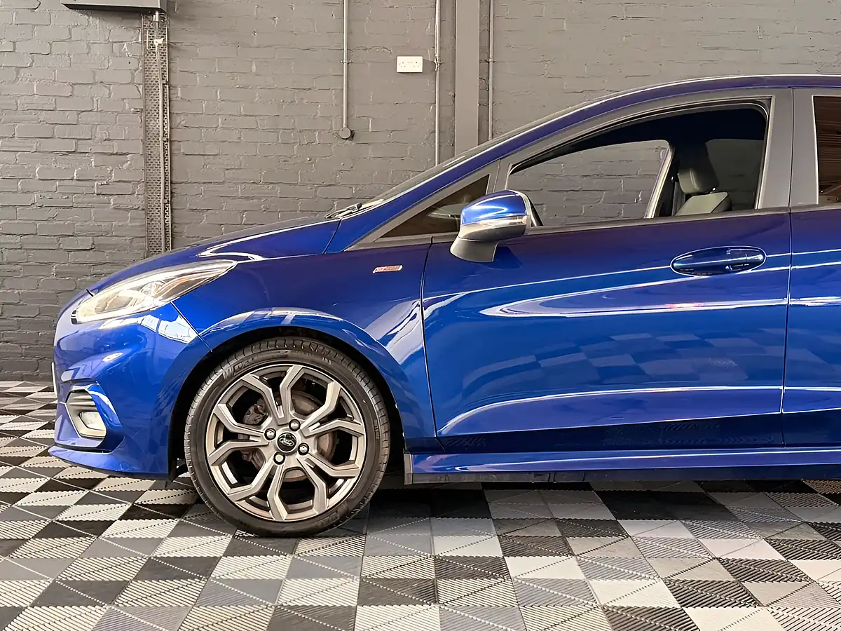 Used 2018 Ford Fiesta ST-Line Performance Blue - Interior and Exterior details 17