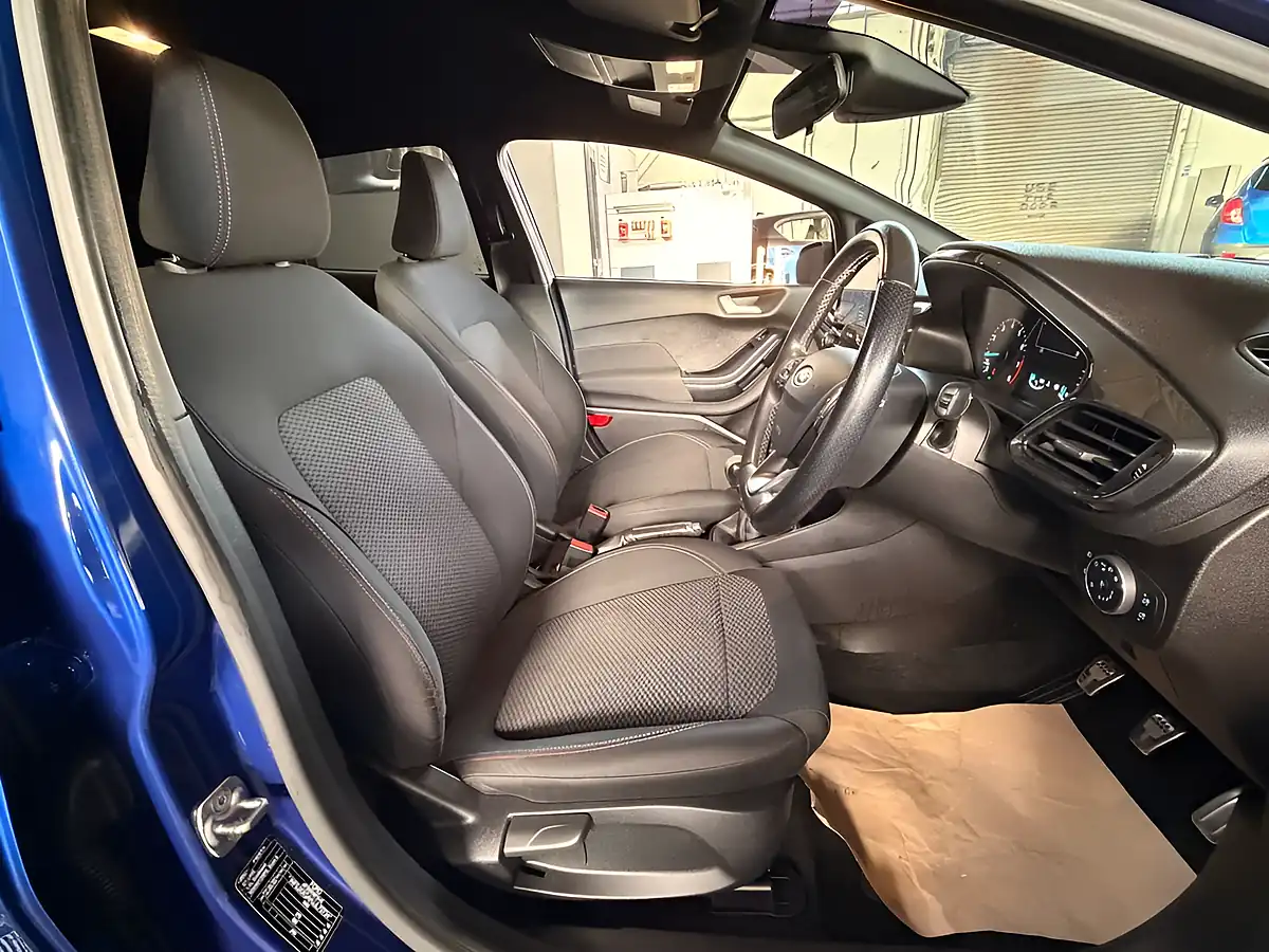 Used 2018 Ford Fiesta ST-Line Performance Blue - Interior and Exterior details 5