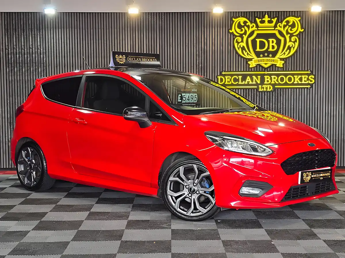 Used 2018 Ford Fiesta ST-Line Red - Front View