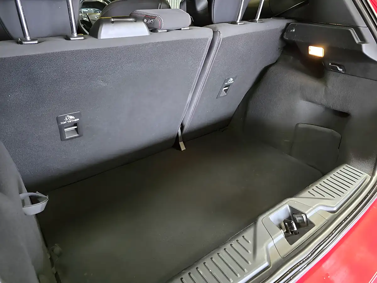 Used 2018 Ford Fiesta ST-Line Red - Interior and Exterior details 14