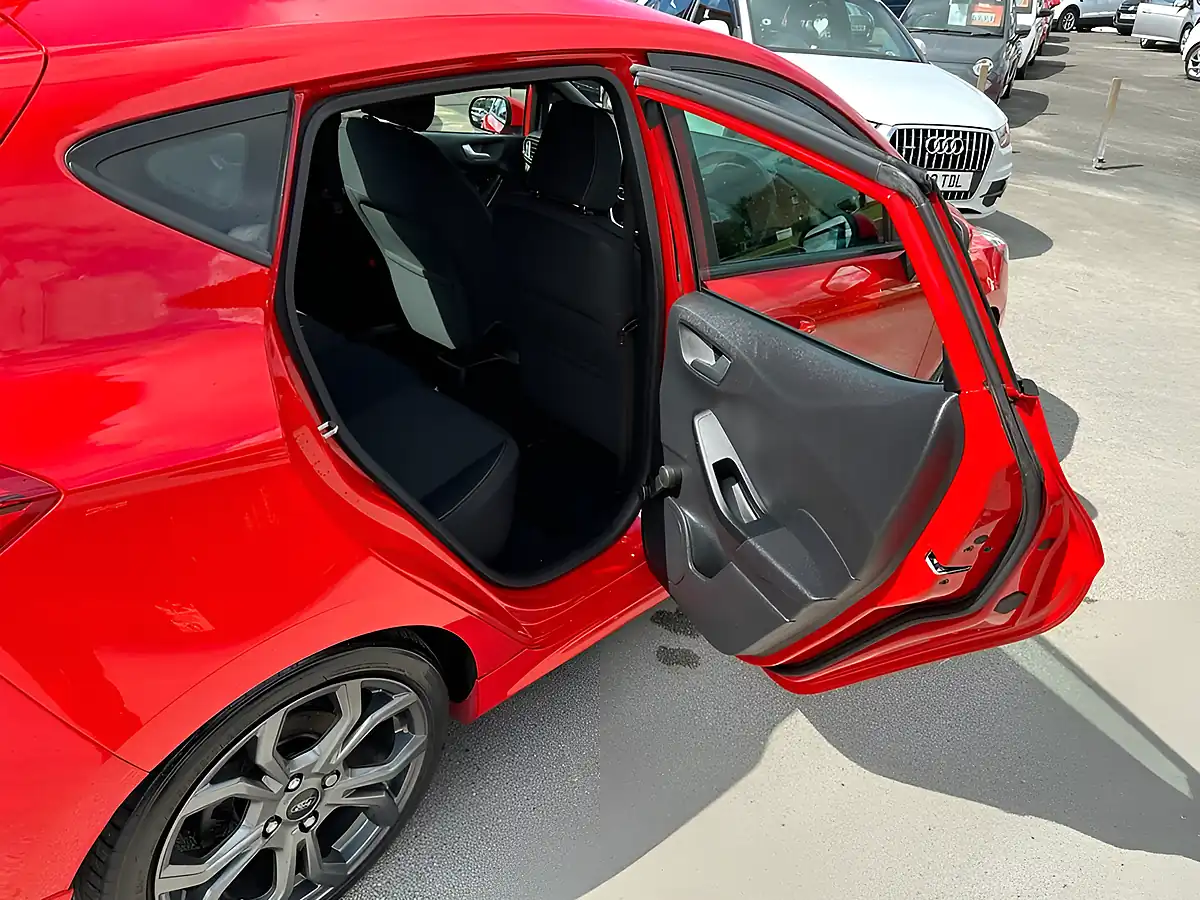 Used 2018 Ford Fiesta ST-Line Red - Interior and Exterior details 18