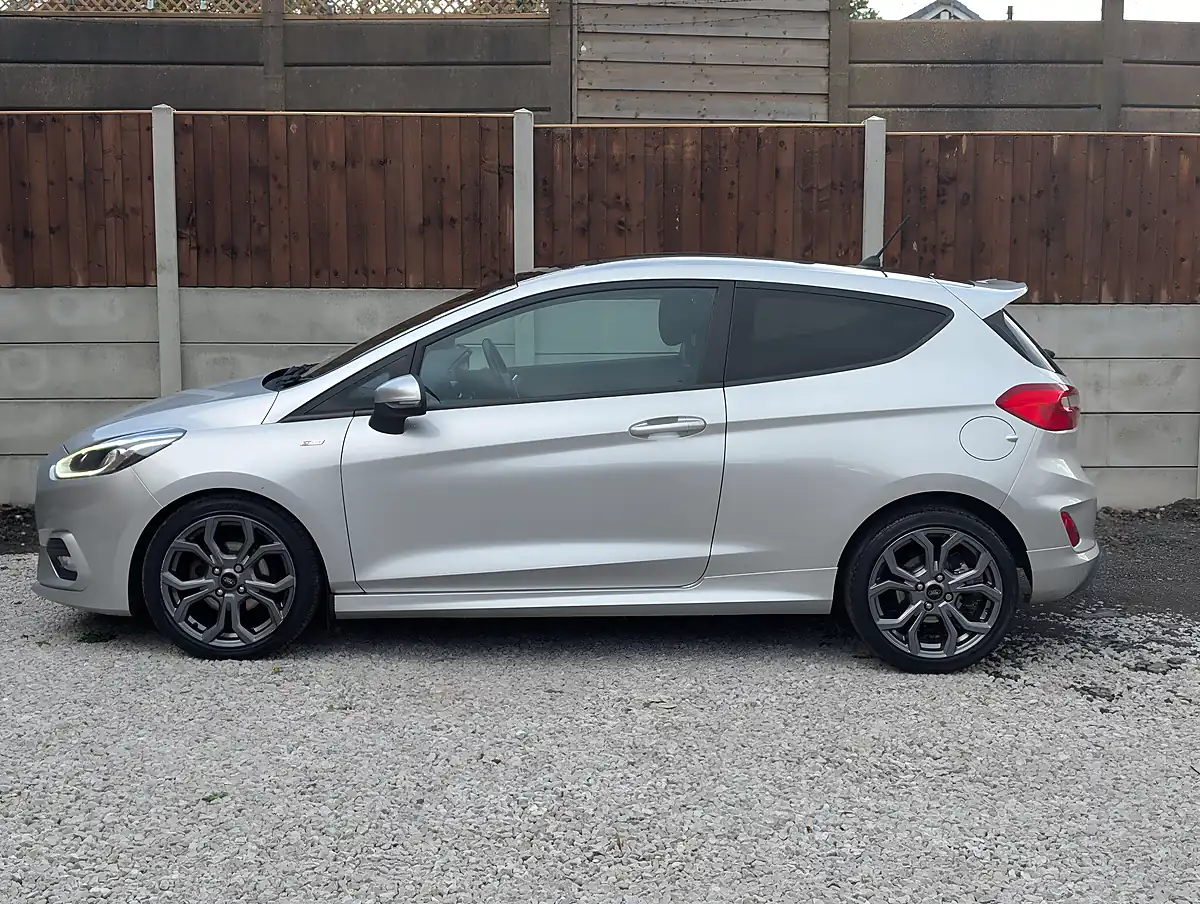 Used 2018 Ford Fiesta ST-Line Rock Metallic - Interior and Exterior details 6