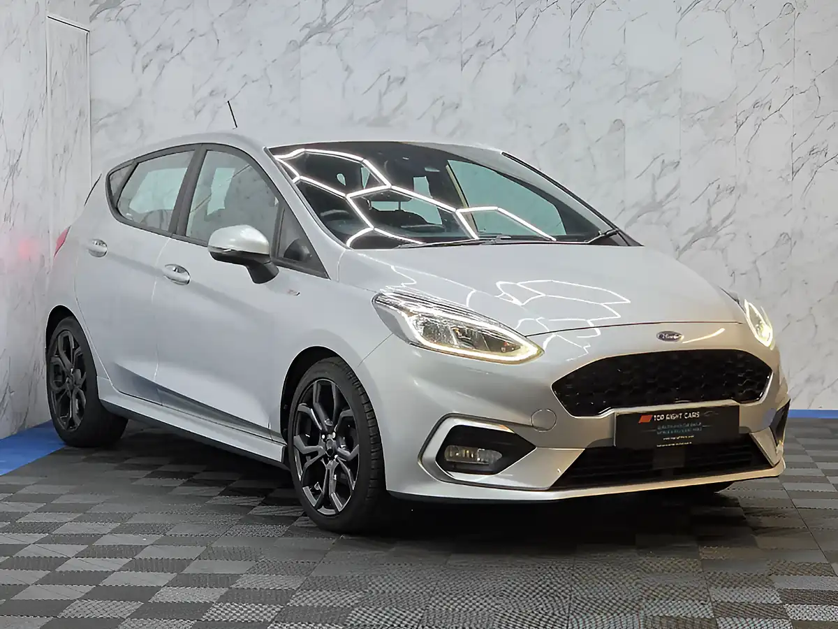 Used 2018 Ford Fiesta ST-Line Silver - Front View