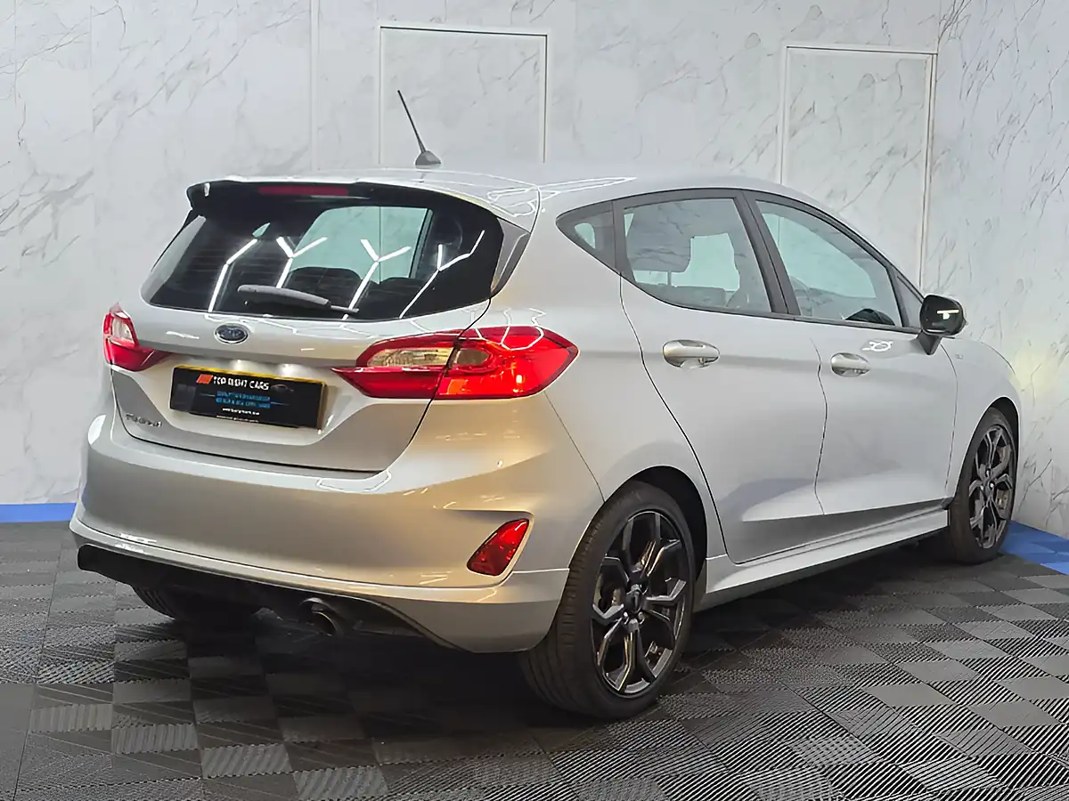 Used 2018 Ford Fiesta ST-Line Silver - Interior and Exterior details 9