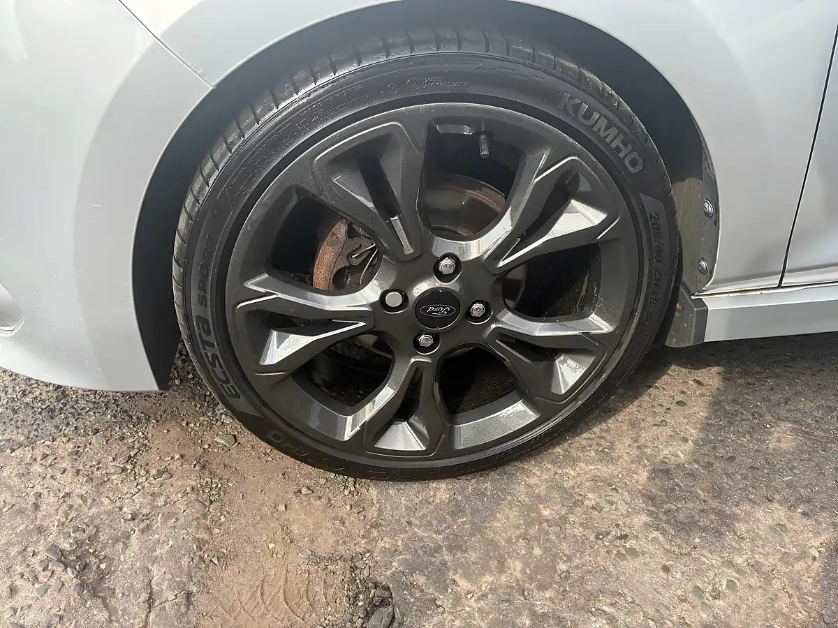 Used 2018 Ford Fiesta ST-Line Silver - Interior and Exterior details 12