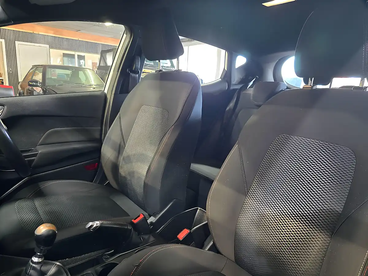 Used 2018 Ford Fiesta ST-Line White - Interior and Exterior details 10