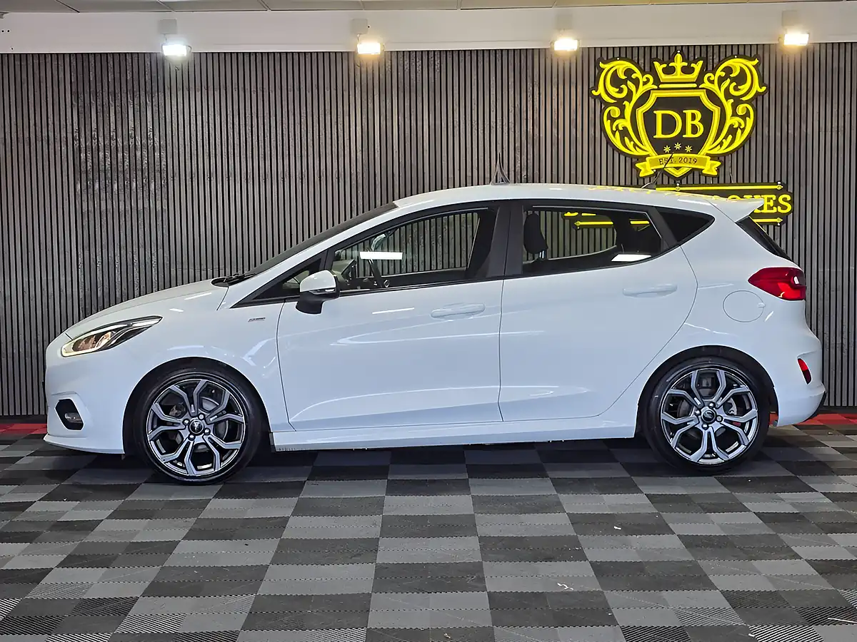 Used 2018 Ford Fiesta ST-Line White - Interior and Exterior details 6