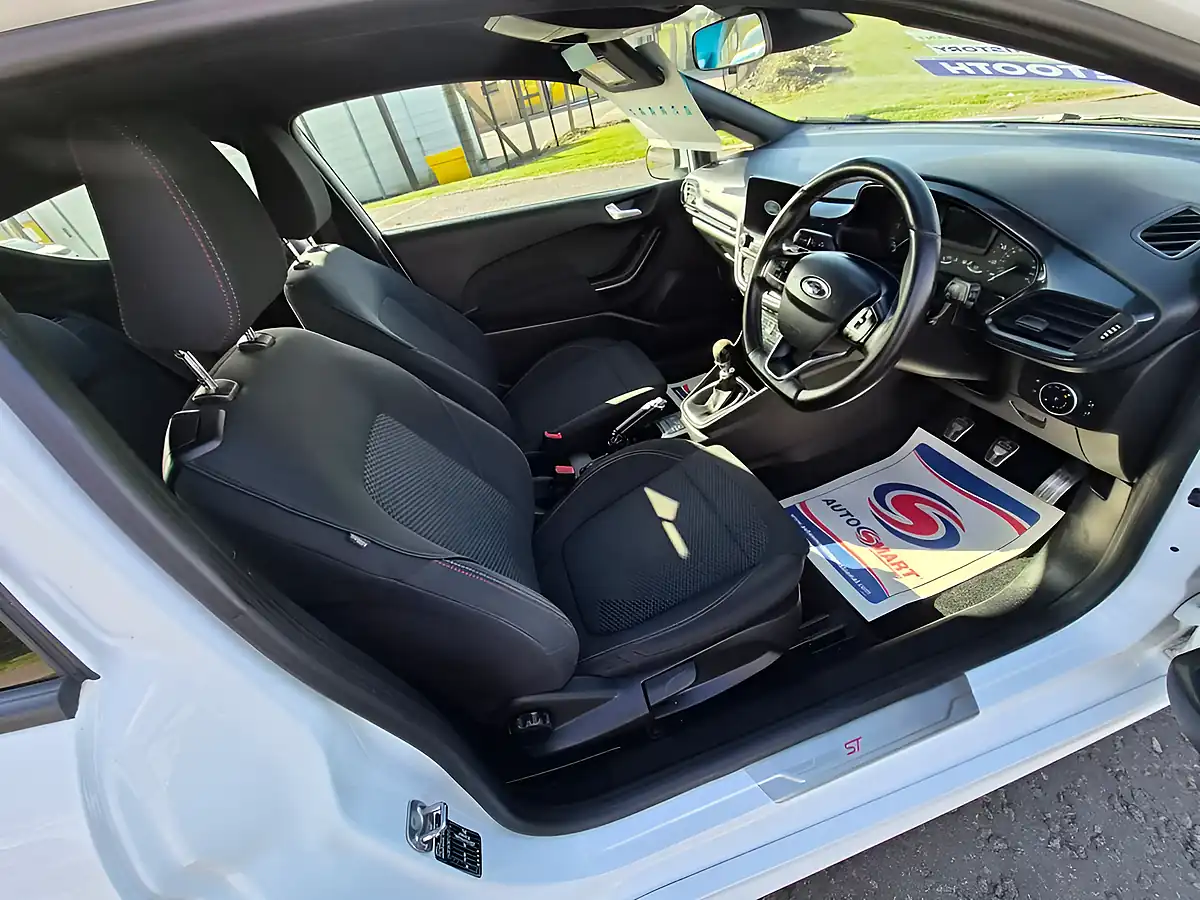 Used 2018 Ford Fiesta ST-Line White - Interior and Exterior details 9