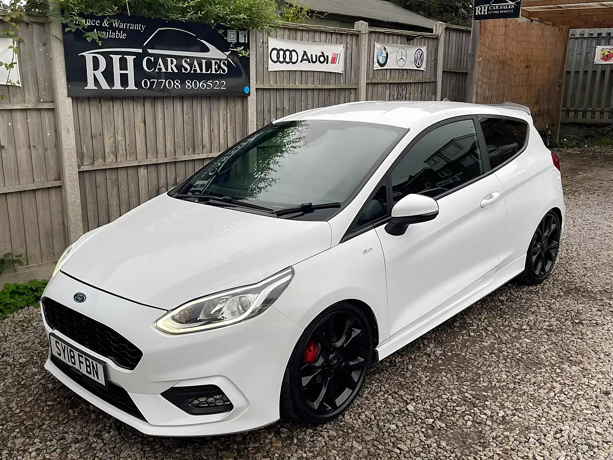 Used 2018 Ford Fiesta ST-Line White - Front View