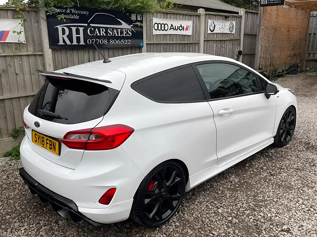 Used 2018 Ford Fiesta ST-Line White - Interior and Exterior details 9
