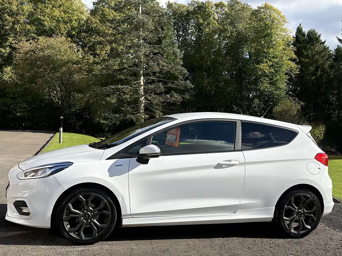 Used 2018 Ford Fiesta ST-Line White - Interior and Exterior details 5