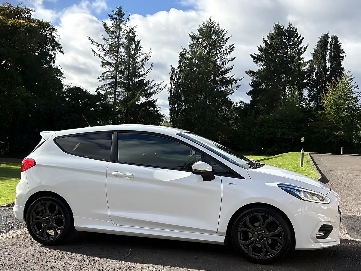 Used 2018 Ford Fiesta ST-Line White - Interior and Exterior details 6