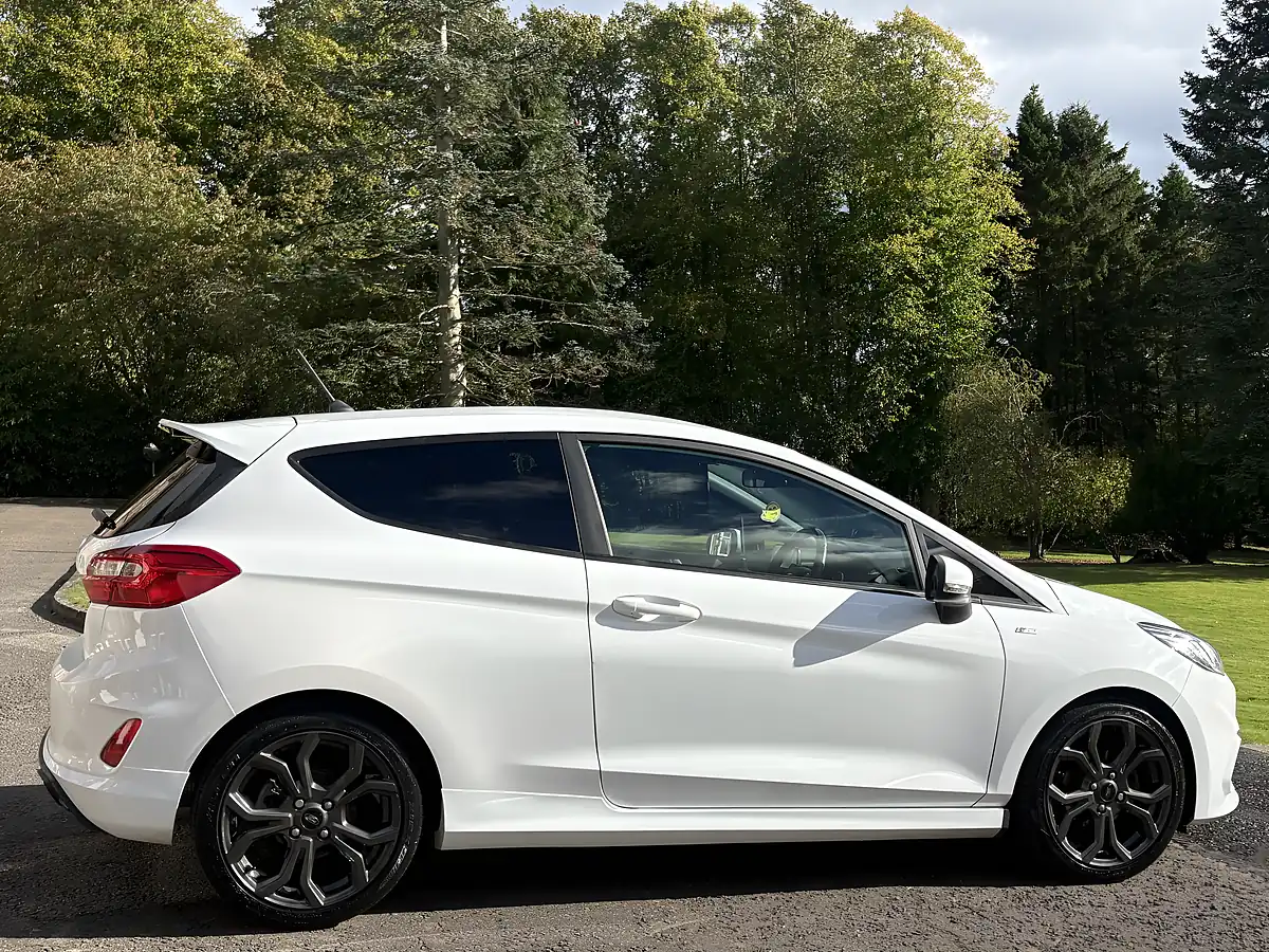 Used 2018 Ford Fiesta ST-Line White - Interior and Exterior details 9