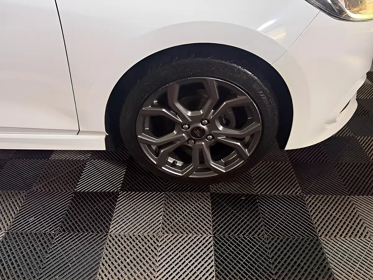 Used 2018 Ford Fiesta ST-Line White - Interior and Exterior details 4