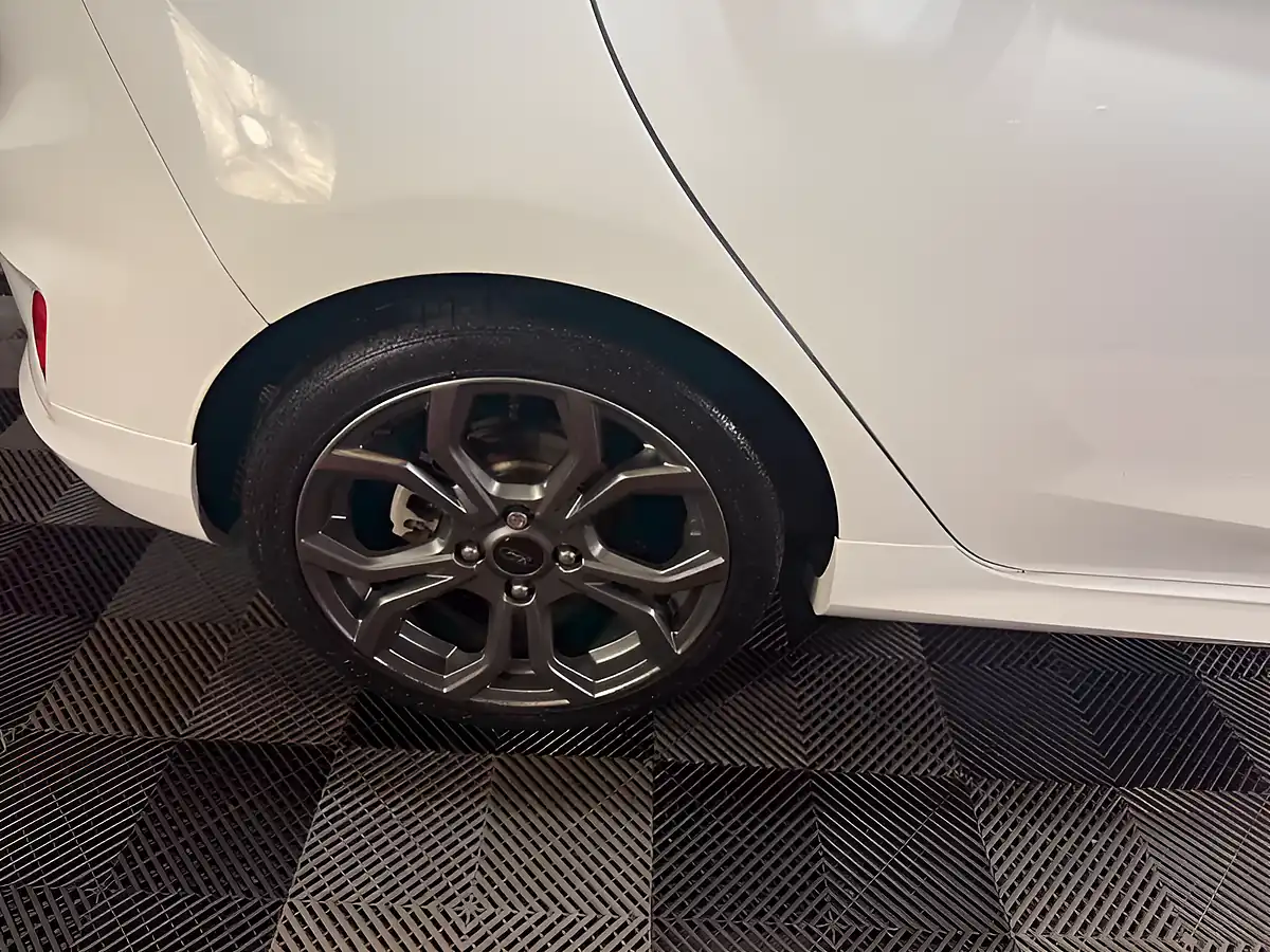 Used 2018 Ford Fiesta ST-Line White - Interior and Exterior details 9