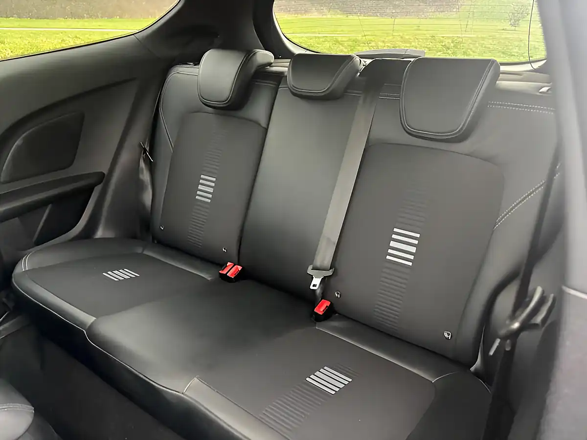 Used 2018 Ford Fiesta ST-Line X Blue - Interior and Exterior details 10