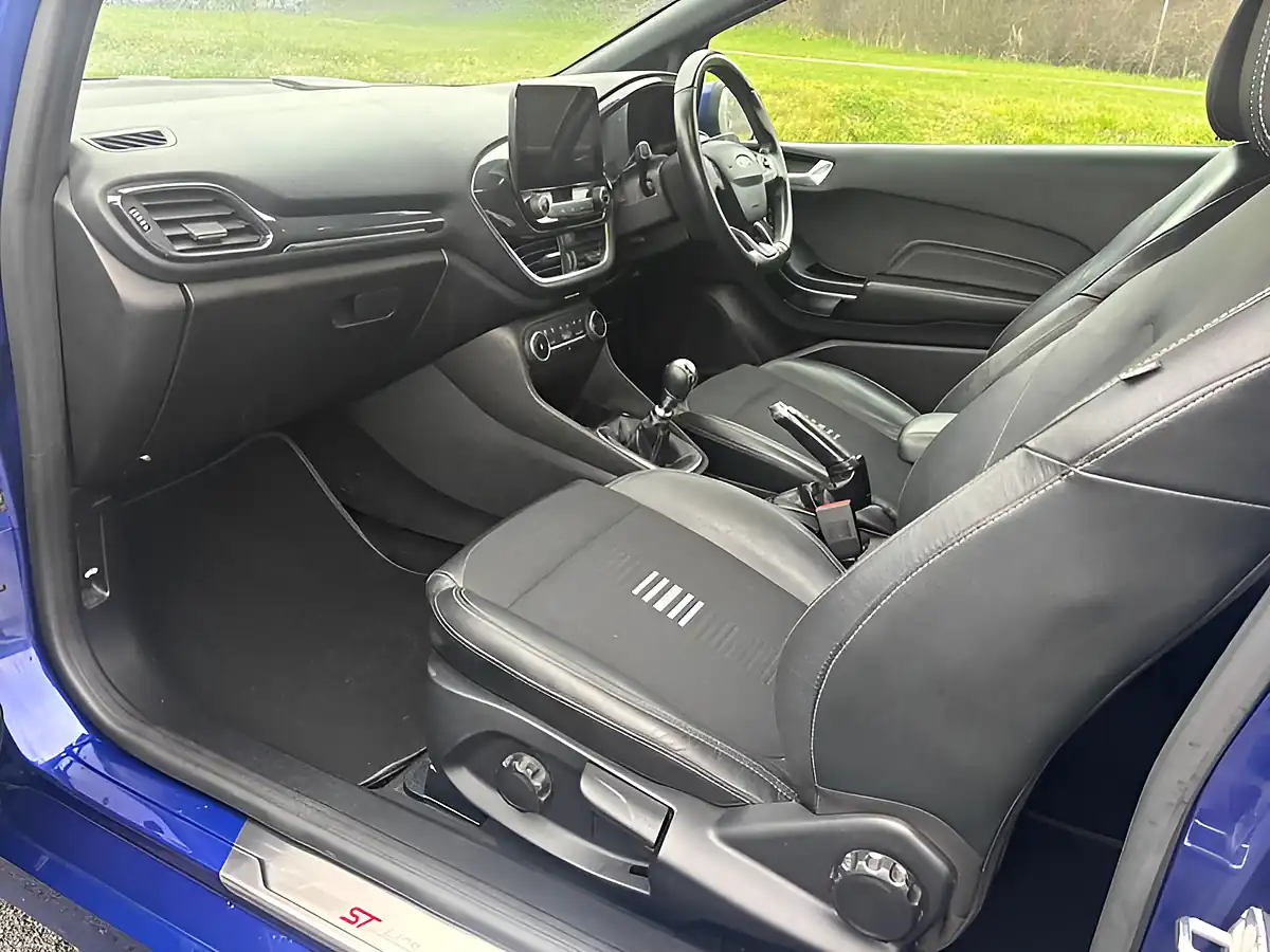Used 2018 Ford Fiesta ST-Line X Blue - Interior and Exterior details 7
