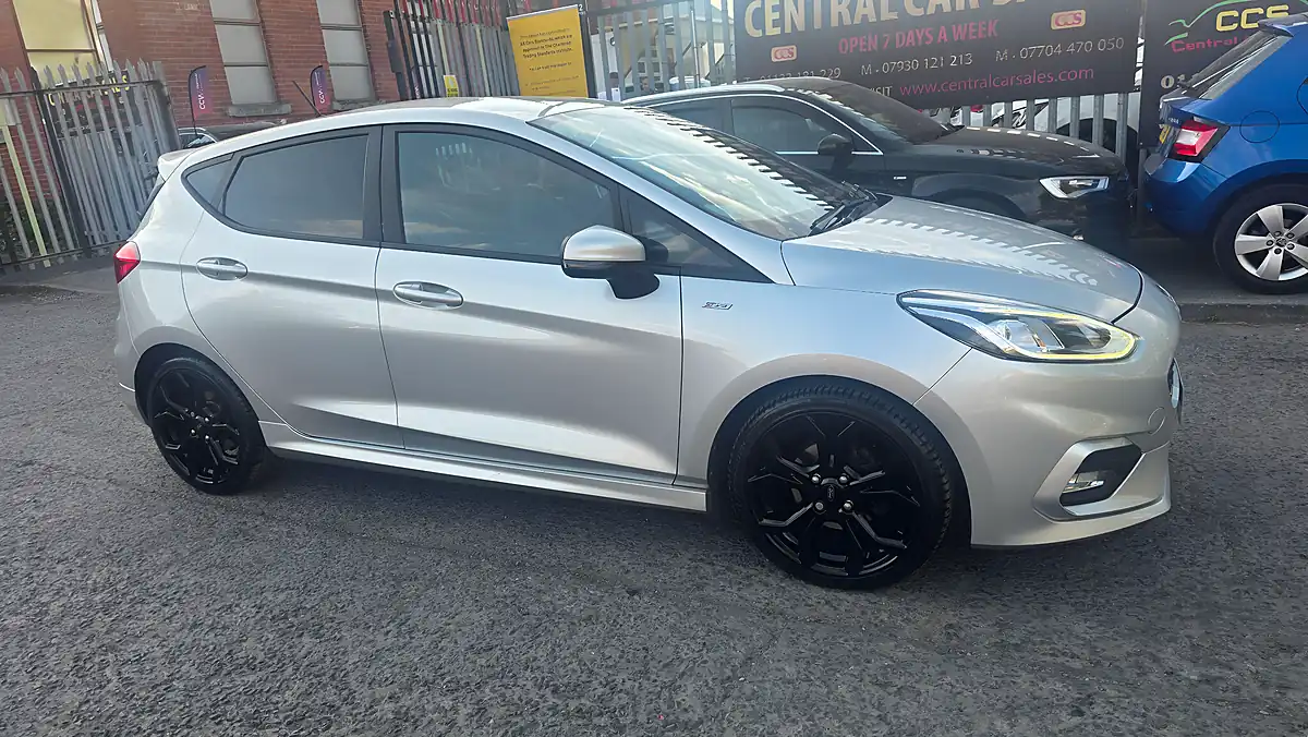 Used 2018 Ford Fiesta ST-Line X Silver - Interior and Exterior details 6