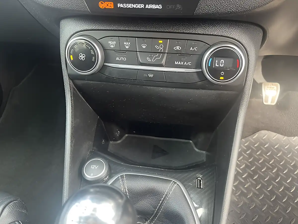 Used 2018 Ford Fiesta ST-Line X White - Interior and Exterior details 10