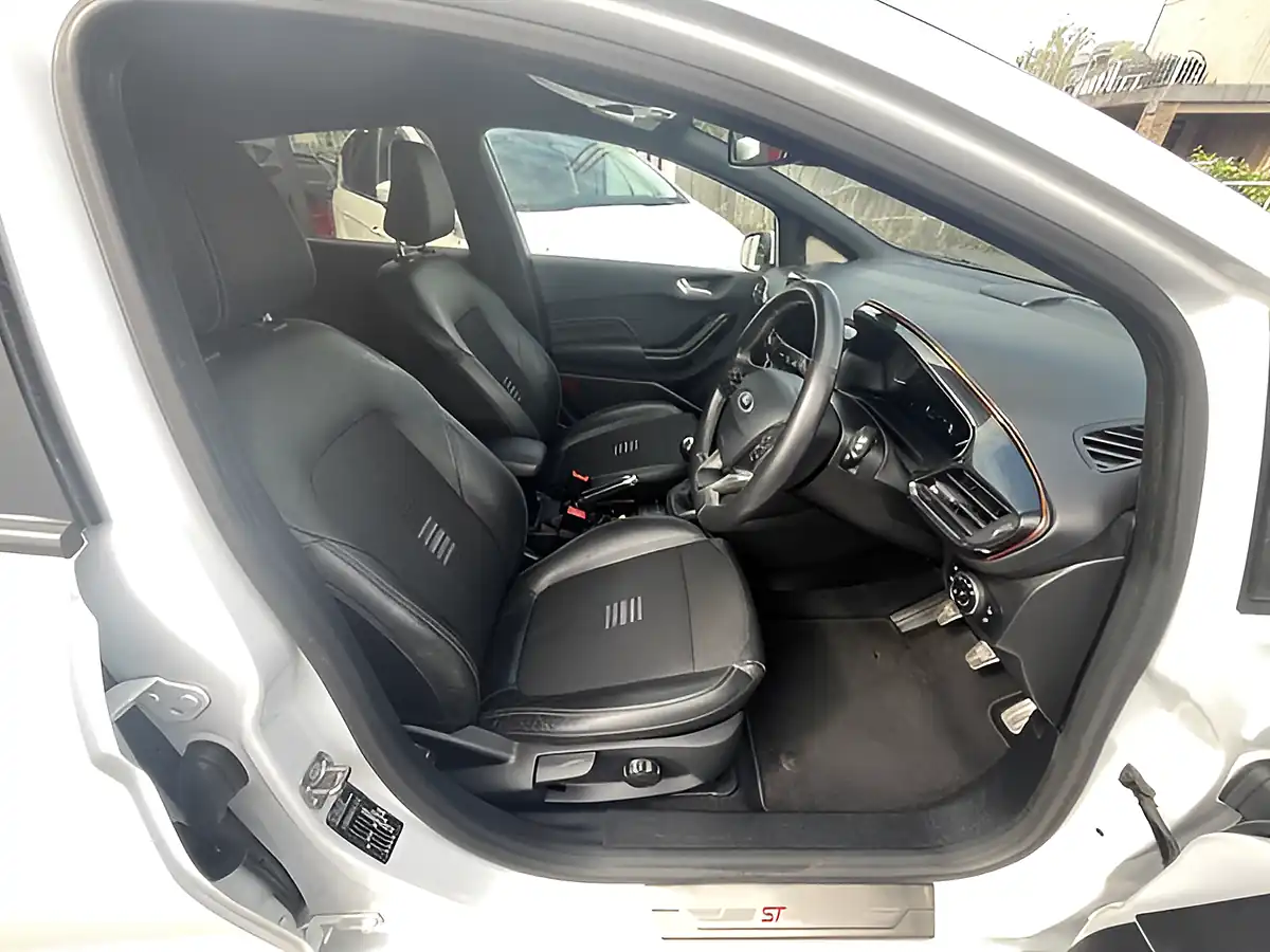 Used 2018 Ford Fiesta ST-Line X White - Interior and Exterior details 7