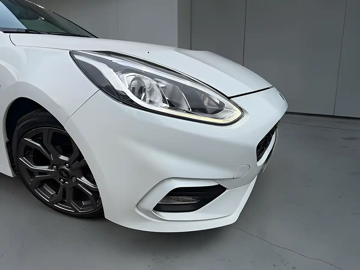 Used 2018 Ford Fiesta ST-Line X White - Interior and Exterior details 11