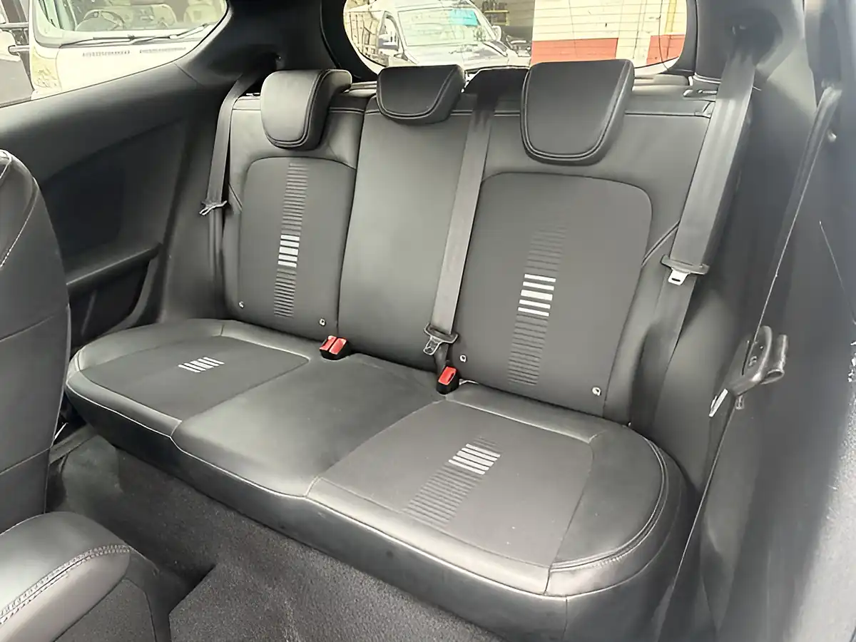 Used 2018 Ford Fiesta ST-Line X White - Interior and Exterior details 14