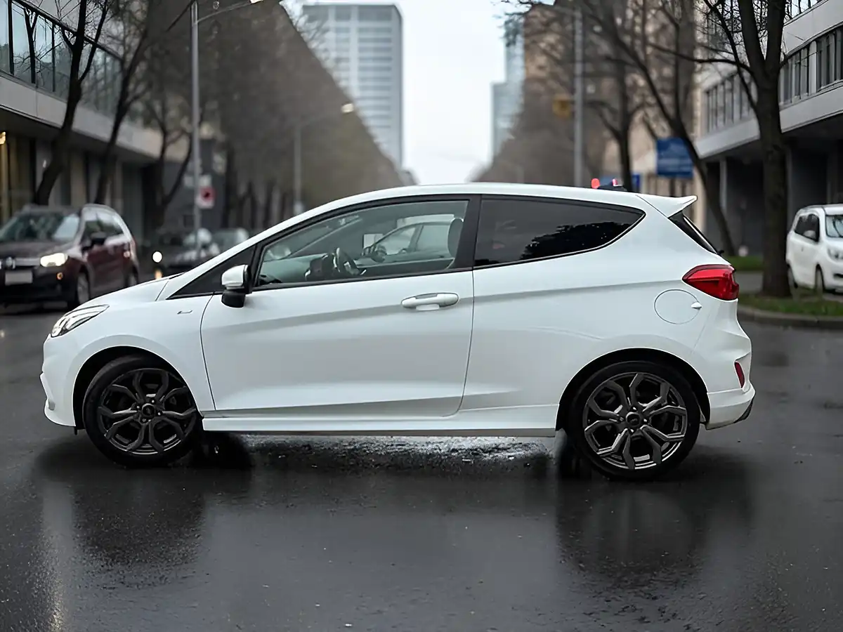 Used 2018 Ford Fiesta ST-Line X White - Interior and Exterior details 3