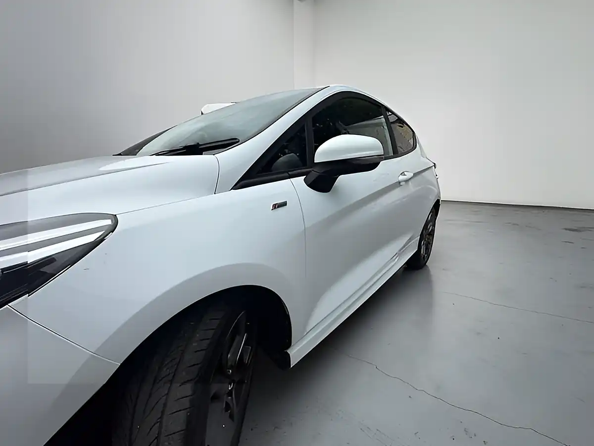 Used 2018 Ford Fiesta ST-Line X White - Interior and Exterior details 5