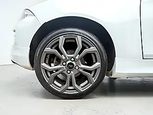 Used 2018 Ford Fiesta ST-Line X White - Interior and Exterior details 9