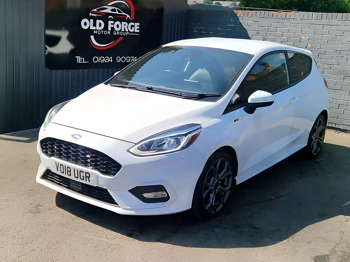 Used 2018 Ford Fiesta ST-Line X White - Interior and Exterior details 5