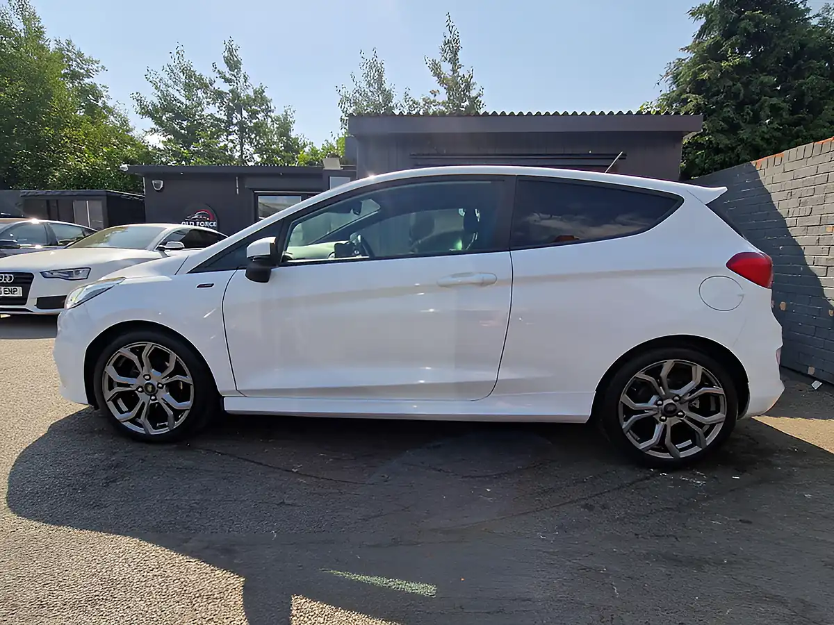 Used 2018 Ford Fiesta ST-Line X White - Interior and Exterior details 6