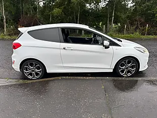 Used 2018 Ford Fiesta ST-Line X White - Interior and Exterior details 4