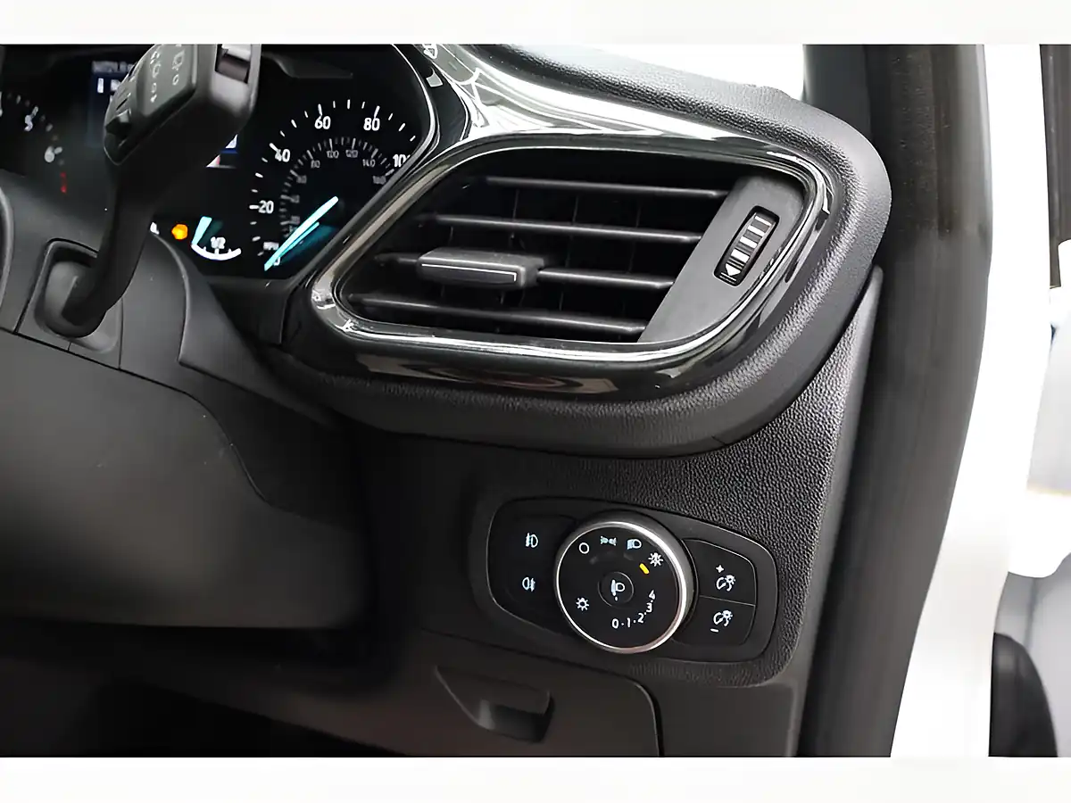 Used 2018 Ford Fiesta ST-Line X White - Interior and Exterior details 12